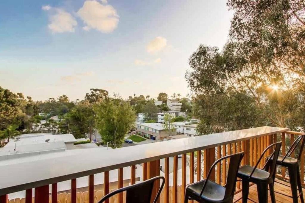 Casa de férias Fabulous New 4br/3ba House In Mission Hills *