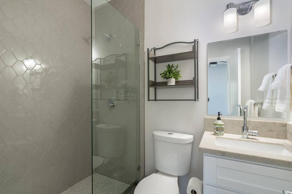 Casa de férias Fabulous New 4br/3ba House In Mission Hills *